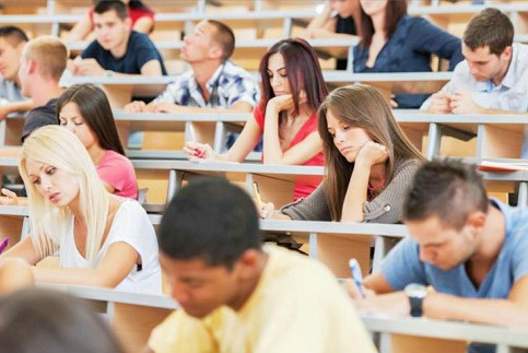 4 Reasons Why You Should Get into College